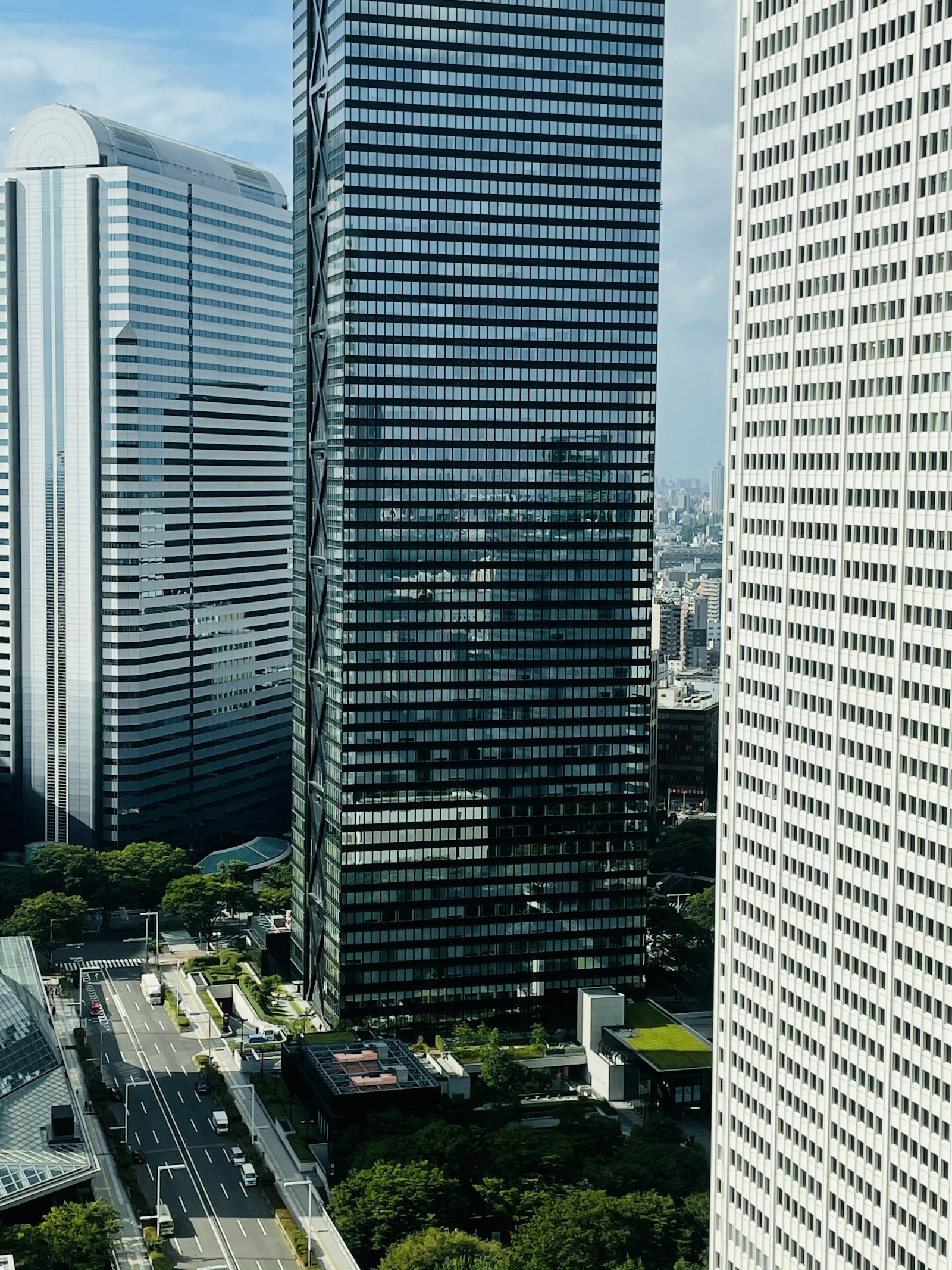 新宿の高層ビル